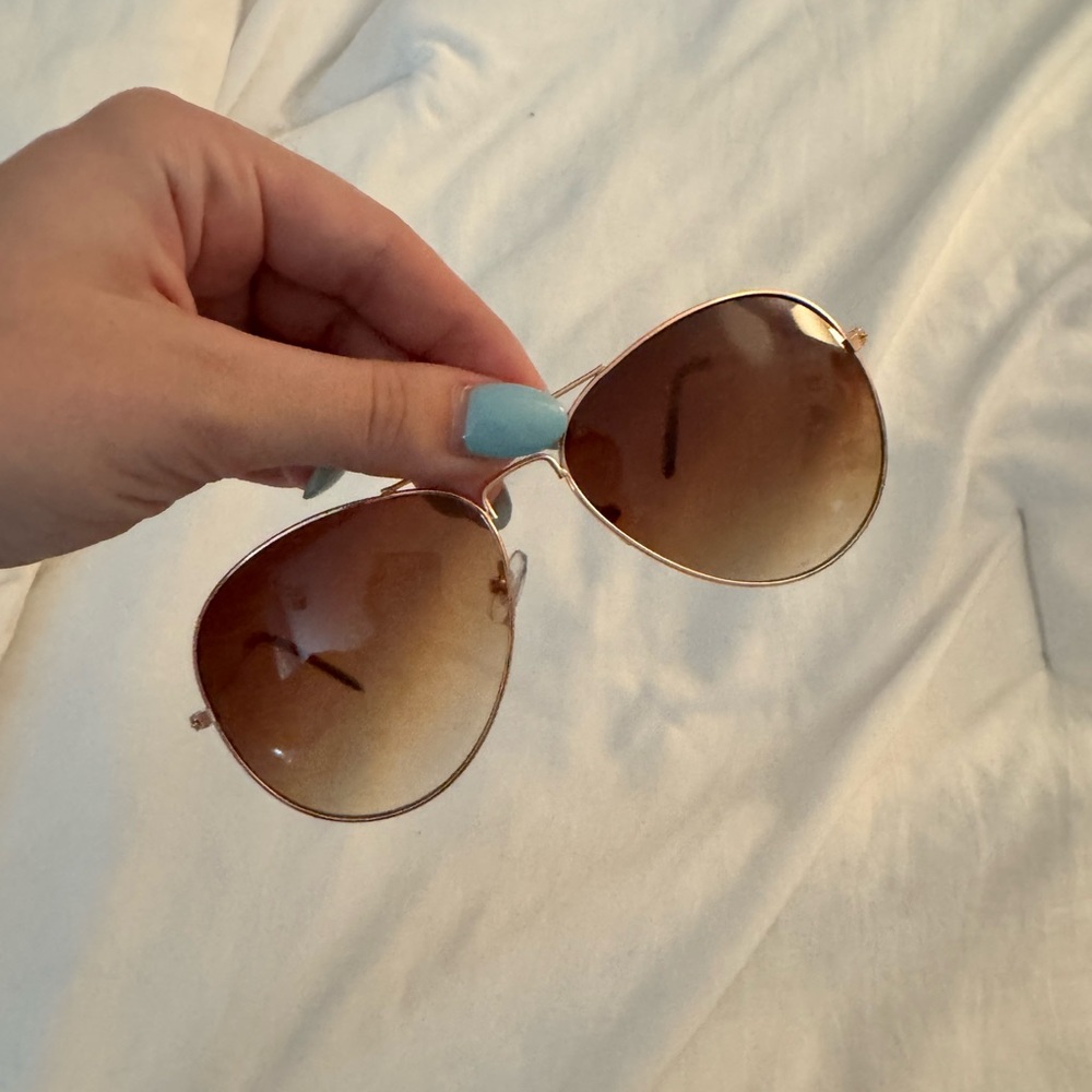 Stylish Brown Aviator Sunglasses